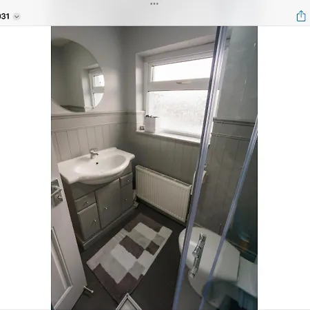 Holiday home Warm And Cosy 4 Bedroom In Village *