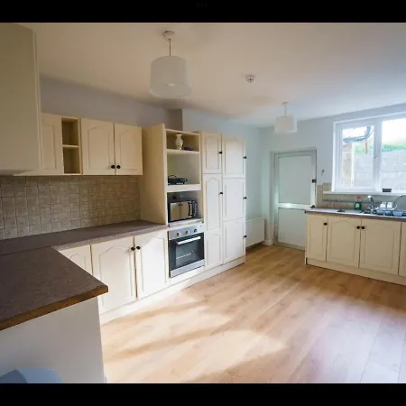 Casa vacanze Warm And Cosy 4 Bedroom In Village