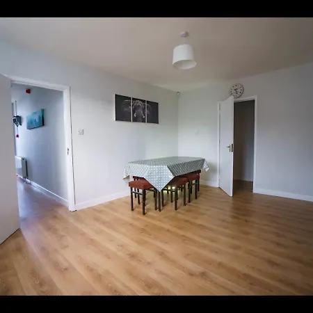 Warm And Cosy 4 Bedroom In Village