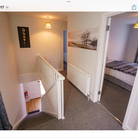 Warm And Cosy 4 Bedroom In Village Holiday home *