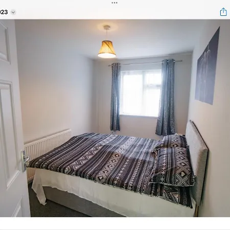 Warm And Cosy 4 Bedroom In Village